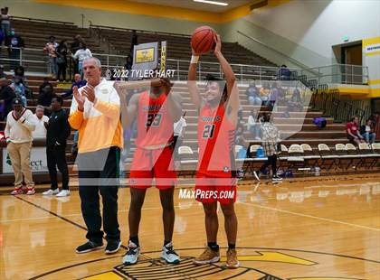 Thumbnail 1 in Beech Grove vs. Indianapolis Washington (IHSAA 3A Sectional Final) photogallery.