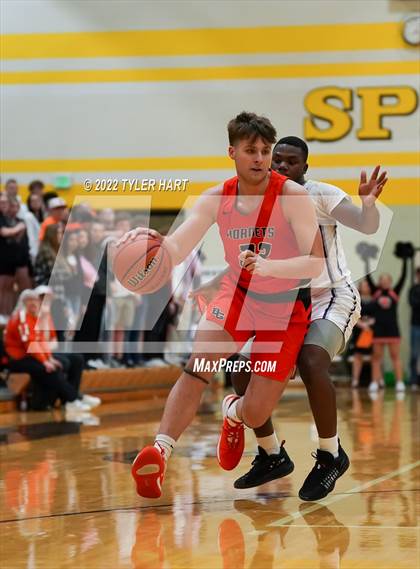 Thumbnail 1 in Beech Grove vs. Indianapolis Washington (IHSAA 3A Sectional Final) photogallery.