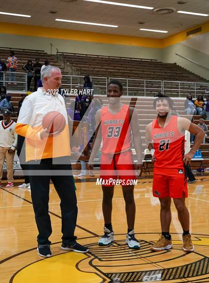 Thumbnail 2 in Beech Grove vs. Indianapolis Washington (IHSAA 3A Sectional Final) photogallery.