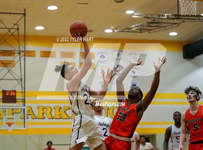 Thumbnail 1 in Beech Grove vs. Indianapolis Washington (IHSAA 3A Sectional Final) photogallery.