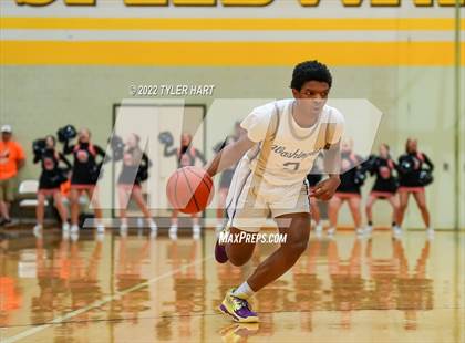 Thumbnail 3 in Beech Grove vs. Indianapolis Washington (IHSAA 3A Sectional Final) photogallery.