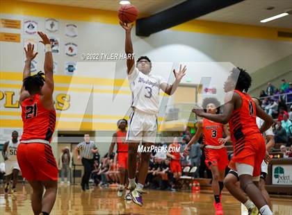 Thumbnail 2 in Beech Grove vs. Indianapolis Washington (IHSAA 3A Sectional Final) photogallery.