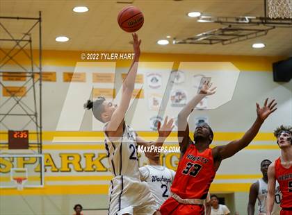 Thumbnail 2 in Beech Grove vs. Indianapolis Washington (IHSAA 3A Sectional Final) photogallery.