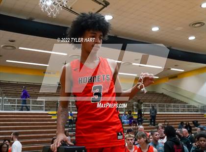 Thumbnail 3 in Beech Grove vs. Indianapolis Washington (IHSAA 3A Sectional Final) photogallery.