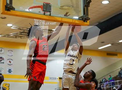 Thumbnail 1 in Beech Grove vs. Indianapolis Washington (IHSAA 3A Sectional Final) photogallery.