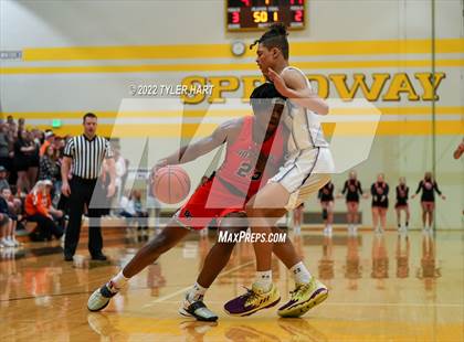Thumbnail 1 in Beech Grove vs. Indianapolis Washington (IHSAA 3A Sectional Final) photogallery.