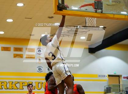 Thumbnail 3 in Beech Grove vs. Indianapolis Washington (IHSAA 3A Sectional Final) photogallery.