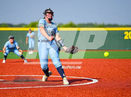 Thumbnail 2 in Lake Creek vs Elgin (UIL 5A Reg III Area Playoff) photogallery.