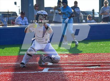 Thumbnail 2 in Lake Creek vs Elgin (UIL 5A Reg III Area Playoff) photogallery.