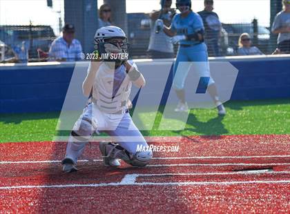 Thumbnail 1 in Lake Creek vs Elgin (UIL 5A Reg III Area Playoff) photogallery.