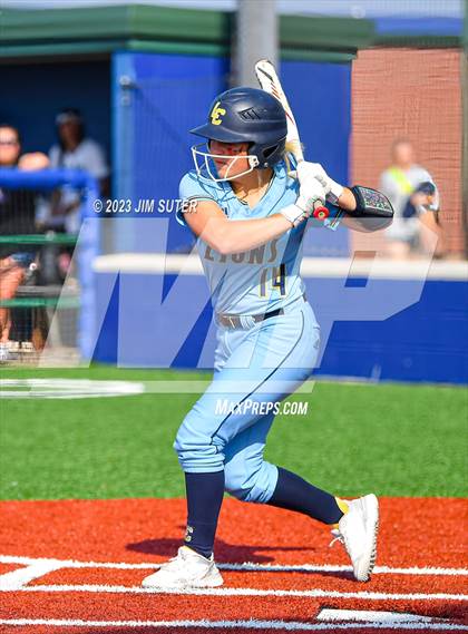 Thumbnail 1 in Lake Creek vs Elgin (UIL 5A Reg III Area Playoff) photogallery.