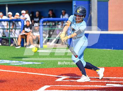 Thumbnail 3 in Lake Creek vs Elgin (UIL 5A Reg III Area Playoff) photogallery.