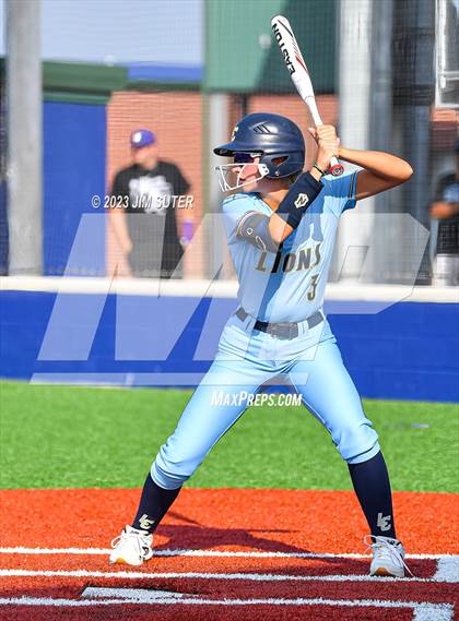 Thumbnail 1 in Lake Creek vs Elgin (UIL 5A Reg III Area Playoff) photogallery.