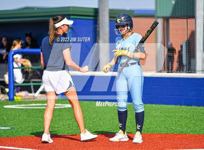 Thumbnail 3 in Lake Creek vs Elgin (UIL 5A Reg III Area Playoff) photogallery.