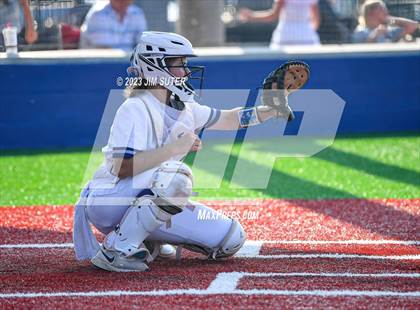 Thumbnail 2 in Lake Creek vs Elgin (UIL 5A Reg III Area Playoff) photogallery.
