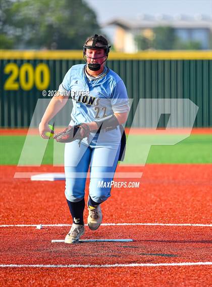 Thumbnail 1 in Lake Creek vs Elgin (UIL 5A Reg III Area Playoff) photogallery.