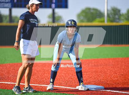 Thumbnail 1 in Lake Creek vs Elgin (UIL 5A Reg III Area Playoff) photogallery.