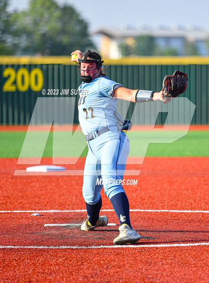 Thumbnail 1 in Lake Creek vs Elgin (UIL 5A Reg III Area Playoff) photogallery.