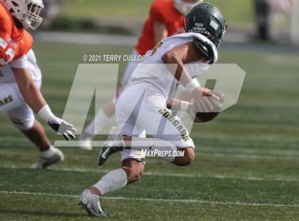 Thumbnail 2 in Kearns vs. Timpview photogallery.