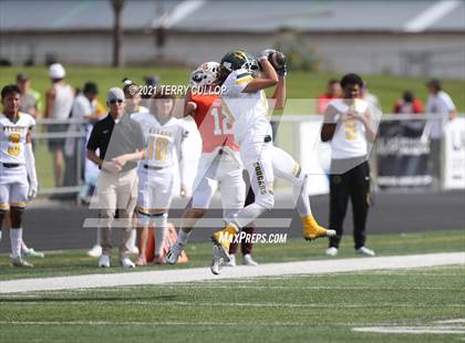Thumbnail 2 in Kearns vs. Timpview photogallery.
