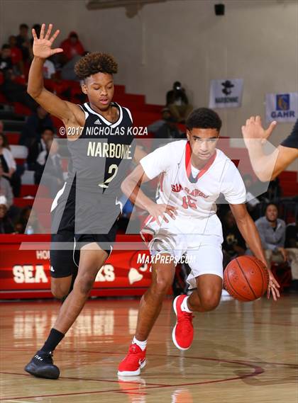 Thumbnail 2 in Narbonne vs. Redondo Union (Ryse Williams/Pac Shores Tournament) photogallery.