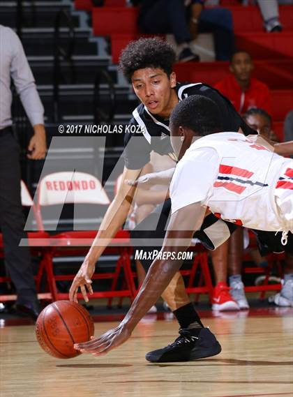 Thumbnail 2 in Narbonne vs. Redondo Union (Ryse Williams/Pac Shores Tournament) photogallery.