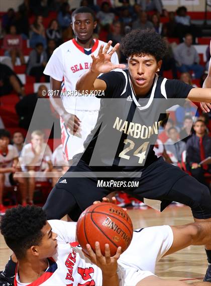 Thumbnail 1 in Narbonne vs. Redondo Union (Ryse Williams/Pac Shores Tournament) photogallery.