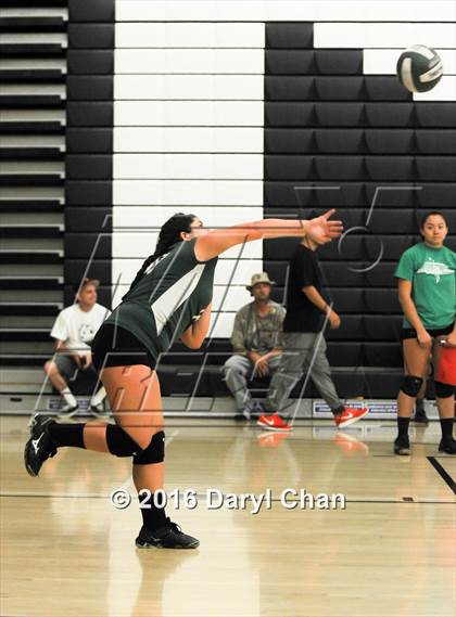 Thumbnail 1 in Mayfield @ Monrovia photogallery.