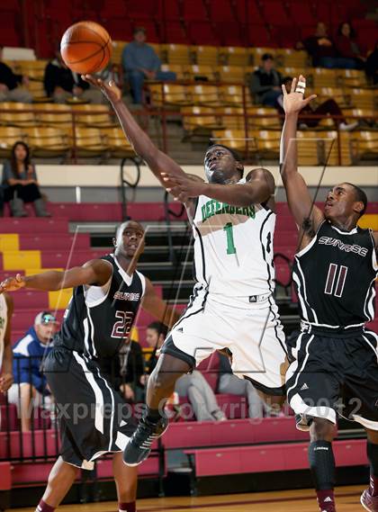Thumbnail 3 in Green Country HomeSchool vs. Sunrise Christian Academy (Fantasy of Lights) photogallery.
