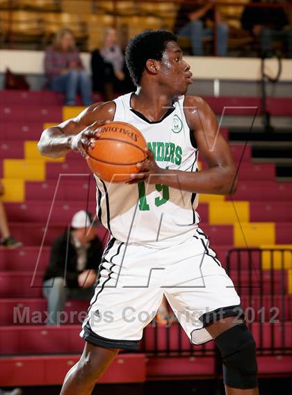 Thumbnail 2 in Green Country HomeSchool vs. Sunrise Christian Academy (Fantasy of Lights) photogallery.