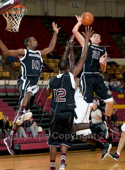 Thumbnail 3 in Green Country HomeSchool vs. Sunrise Christian Academy (Fantasy of Lights) photogallery.