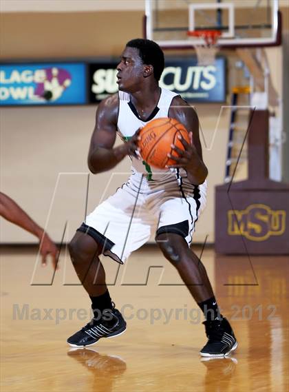 Thumbnail 3 in Green Country HomeSchool vs. Sunrise Christian Academy (Fantasy of Lights) photogallery.
