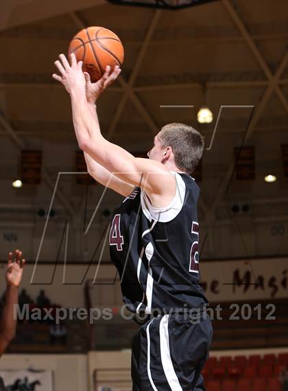 Thumbnail 3 in Green Country HomeSchool vs. Sunrise Christian Academy (Fantasy of Lights) photogallery.
