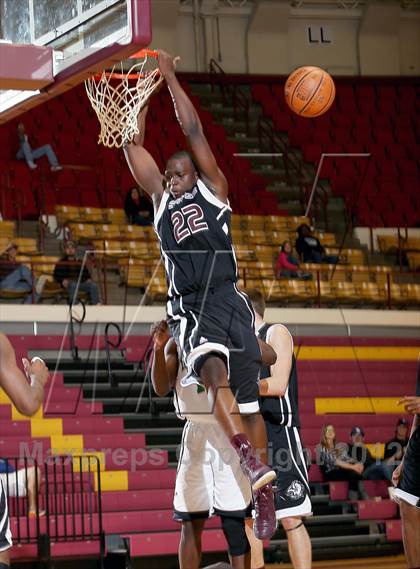 Thumbnail 3 in Green Country HomeSchool vs. Sunrise Christian Academy (Fantasy of Lights) photogallery.