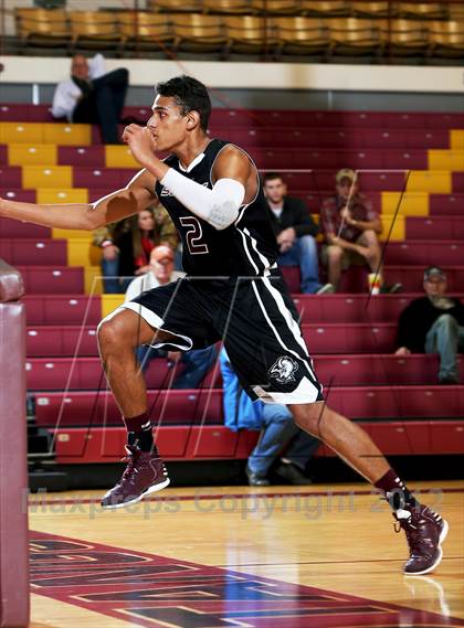 Thumbnail 1 in Green Country HomeSchool vs. Sunrise Christian Academy (Fantasy of Lights) photogallery.