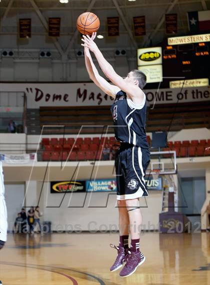 Thumbnail 1 in Green Country HomeSchool vs. Sunrise Christian Academy (Fantasy of Lights) photogallery.