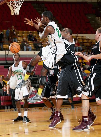 Thumbnail 1 in Green Country HomeSchool vs. Sunrise Christian Academy (Fantasy of Lights) photogallery.