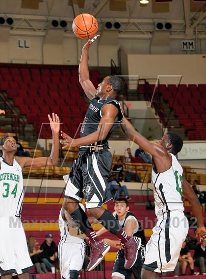 Thumbnail 2 in Green Country HomeSchool vs. Sunrise Christian Academy (Fantasy of Lights) photogallery.