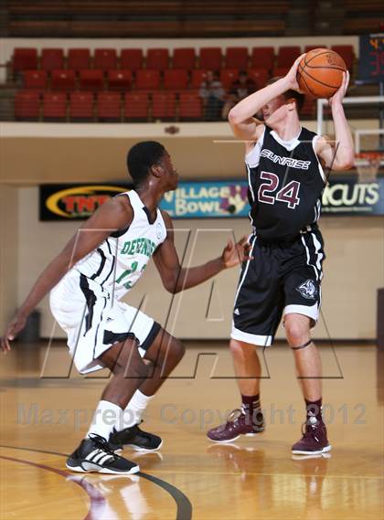 Thumbnail 2 in Green Country HomeSchool vs. Sunrise Christian Academy (Fantasy of Lights) photogallery.