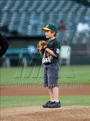 Thumbnail 2 in St. Mary's vs. De La Salle (Dave Stewart/Oakland A's Showdown) photogallery.