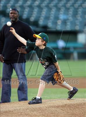 Thumbnail 3 in St. Mary's vs. De La Salle (Dave Stewart/Oakland A's Showdown) photogallery.