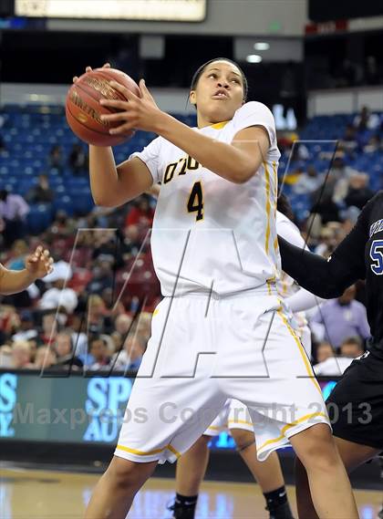 Thumbnail 2 in Windward vs. Bishop O'Dowd (CIF State Open Division Final) photogallery.