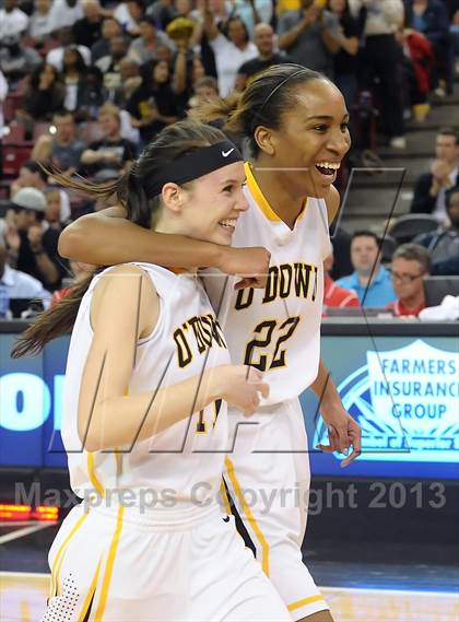 Thumbnail 1 in Windward vs. Bishop O'Dowd (CIF State Open Division Final) photogallery.