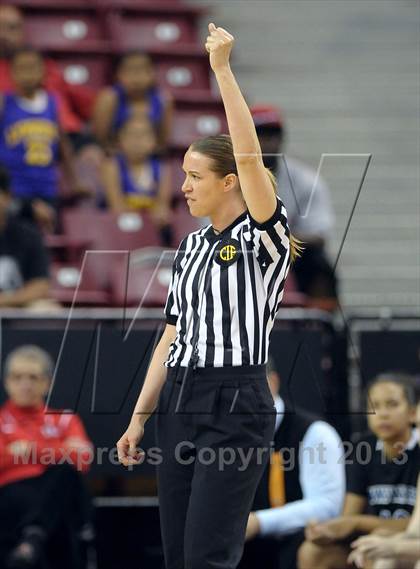 Thumbnail 3 in Windward vs. Bishop O'Dowd (CIF State Open Division Final) photogallery.