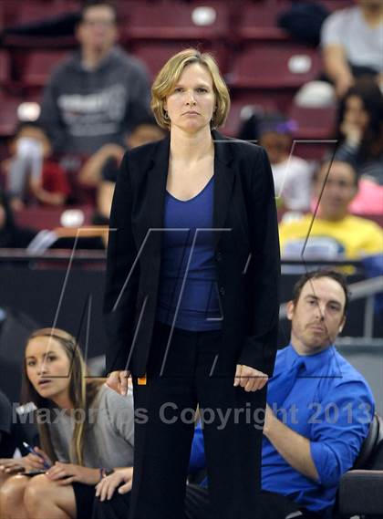 Thumbnail 1 in Windward vs. Bishop O'Dowd (CIF State Open Division Final) photogallery.