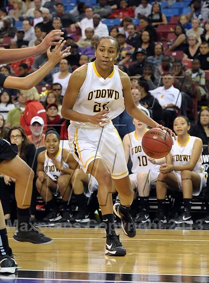 Thumbnail 2 in Windward vs. Bishop O'Dowd (CIF State Open Division Final) photogallery.