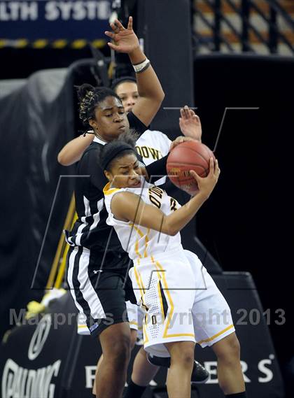 Thumbnail 1 in Windward vs. Bishop O'Dowd (CIF State Open Division Final) photogallery.