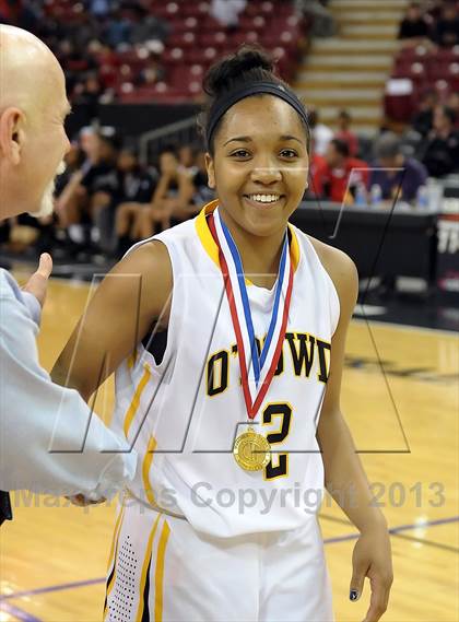 Thumbnail 3 in Windward vs. Bishop O'Dowd (CIF State Open Division Final) photogallery.