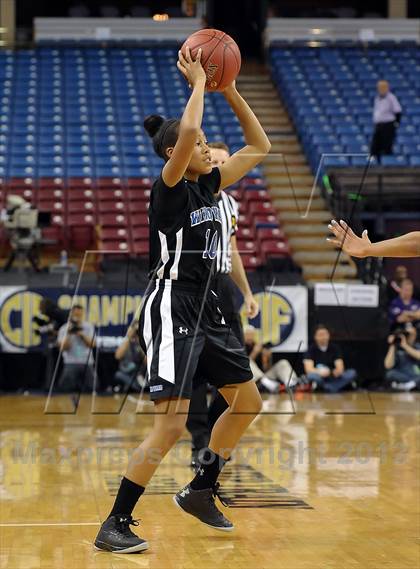 Thumbnail 2 in Windward vs. Bishop O'Dowd (CIF State Open Division Final) photogallery.