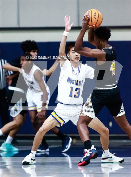 Thumbnail 2 in King/Drew vs Muir (21st Annual Rose City Roundball Classic) photogallery.